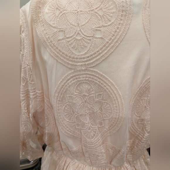 ARULA Enzo Embroidered Lace Peplum Boho Top, Elastic Waistline. (SzC) 22… - Picture 6 of 15